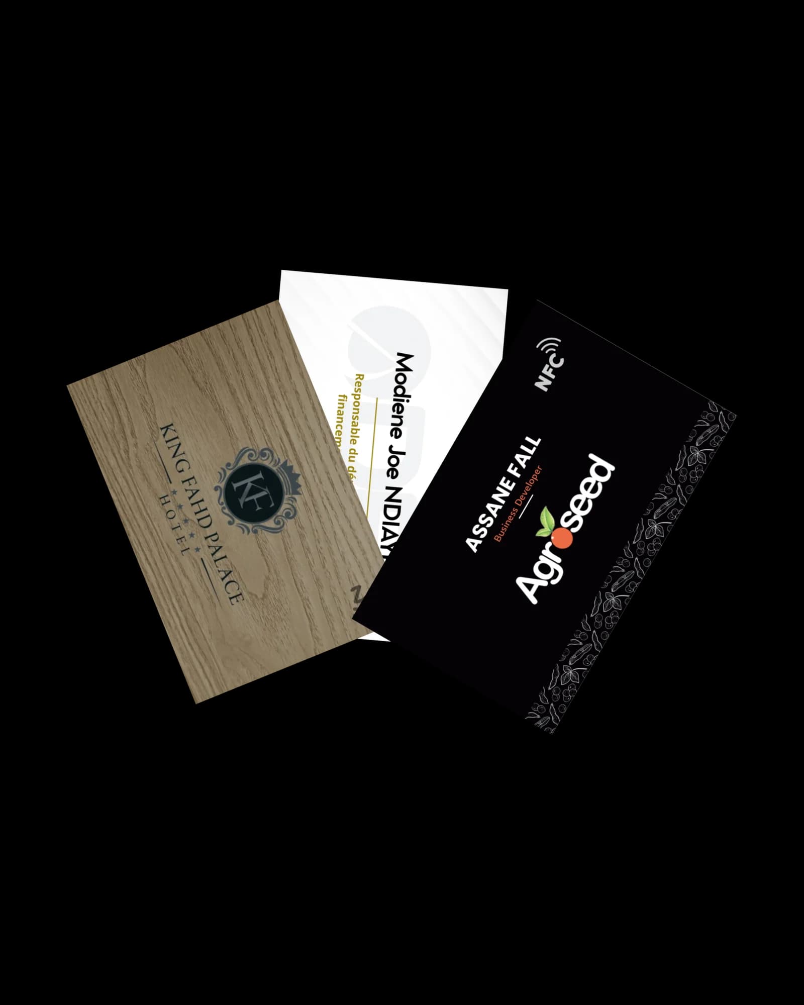 Cartes NFC LinkUp — modèles bois, métal noir, transparent et premium